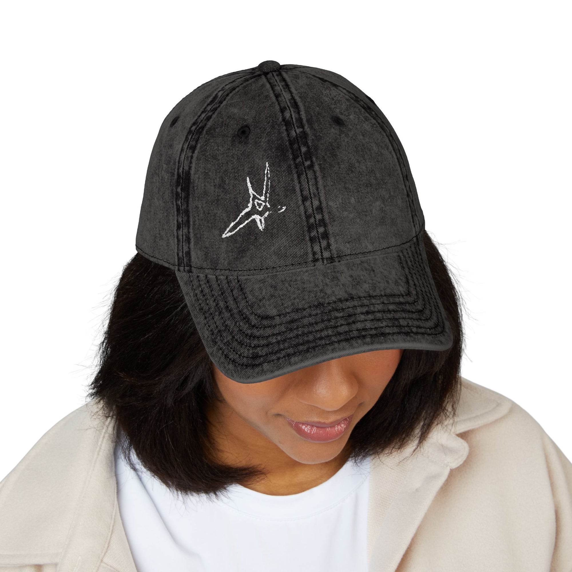 Juro - Vintage Embroidered Cap